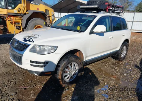 2009 Volkswagen Touareg 2 V6 Tdi z USA, uszkodzony, nr VIN WVGFM77L69D035120